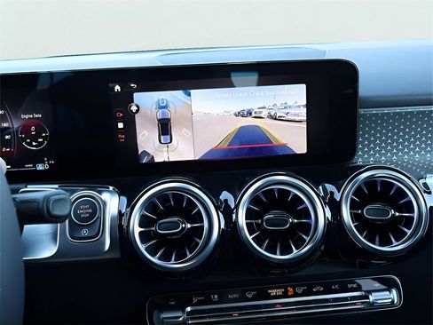 Certified 2025 Mercedes-Benz GLB 250 4MATIC image 24