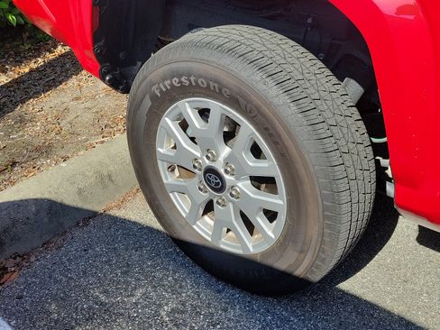 Used 2025 Toyota Tacoma SR5 image 15