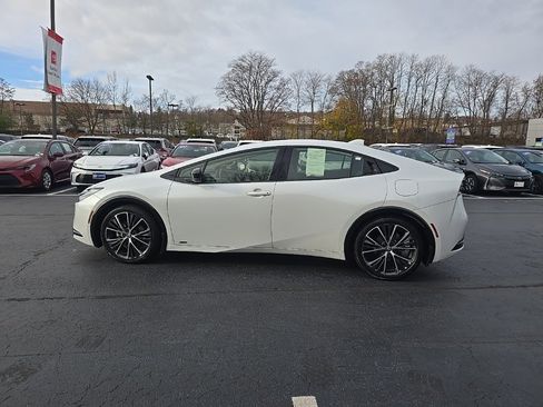 Certified 2024 Toyota Prius XLE image 3