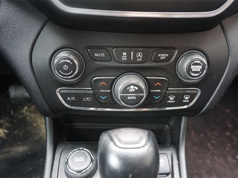 Used 2021 Jeep Cherokee Latitude Lux w/ Sun & Sound Group image 13