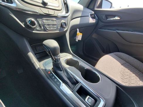 Used 2024 Chevrolet Equinox LT FWD image 15