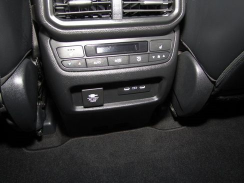 Certified 2024 Honda Pilot Elite image 17