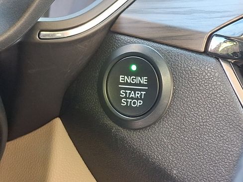 Used 2020 Ford Escape Titanium image 24