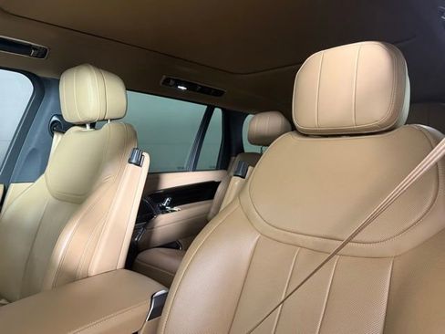 Used 2025 Land Rover Range Rover Long Wheelbase SE image 5