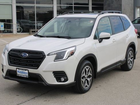 Certified 2024 Subaru Forester Premium AWD/4WD image 1
