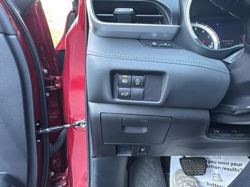Used 2023 Toyota Highlander XSE AWD/4WD image 15