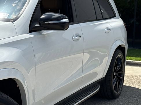 Used 2025 Mercedes-Benz GLS 580 4MATIC image 4