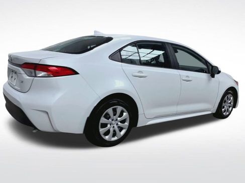 Certified 2025 Toyota Corolla LE image 9