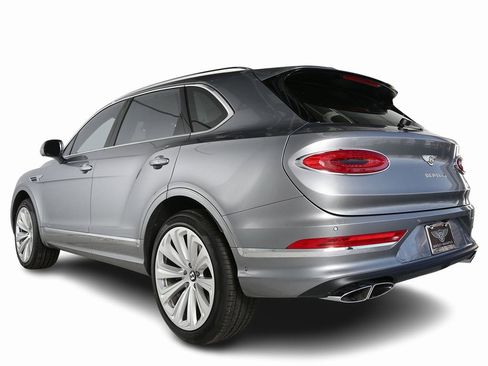 Certified 2025 Bentley Bentayga image 3