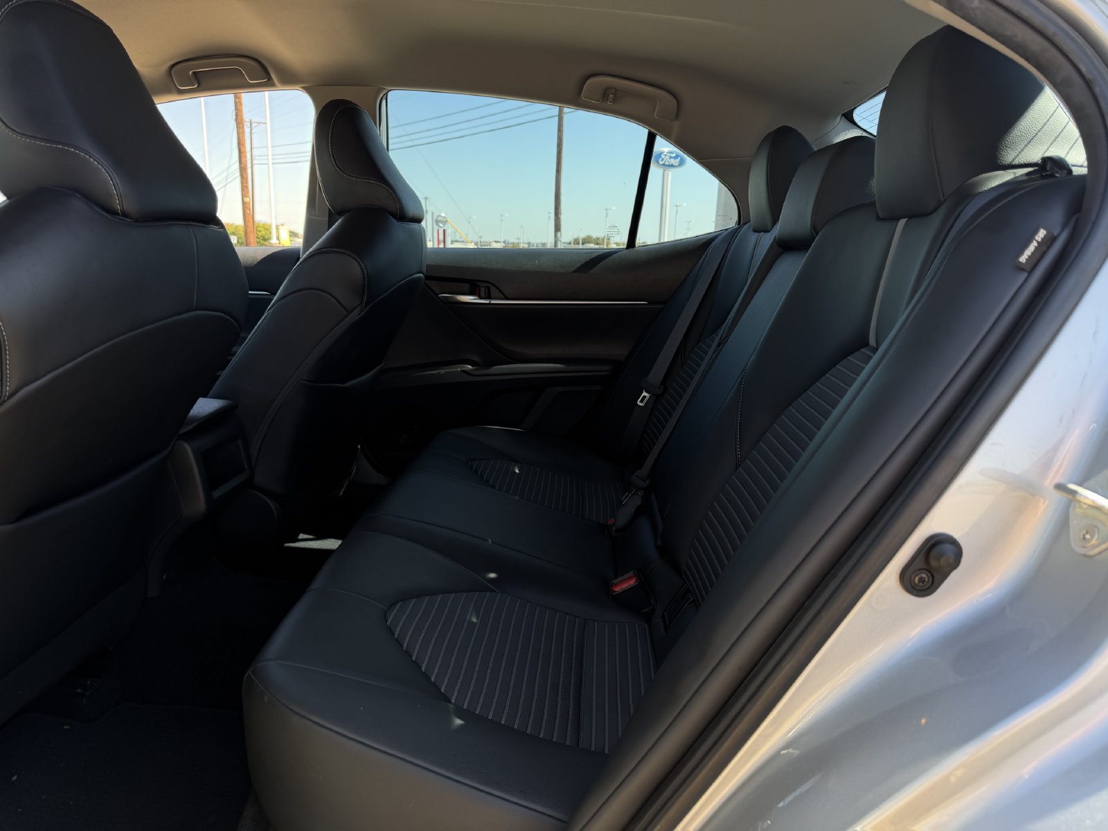 Used 2022 Toyota Camry SE FWD image 27