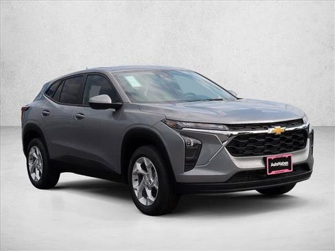 New 2026 Chevrolet Trax LS w/ LS Convenience Package FWD image 7