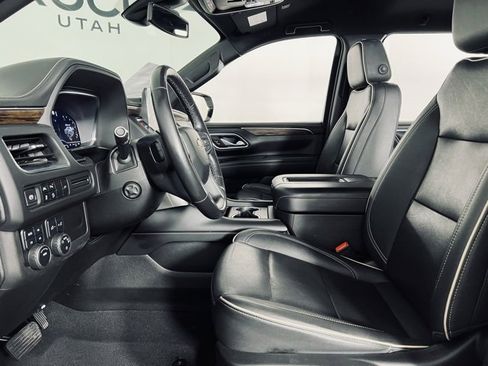 Used 2022 Chevrolet Suburban Premier image 7