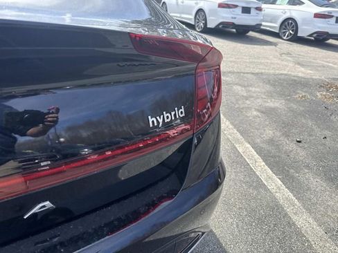 Used 2023 Hyundai Sonata Limited w/ Cargo Package image 7