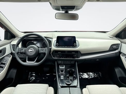 Used 2023 Nissan Rogue SV AWD/4WD image 14