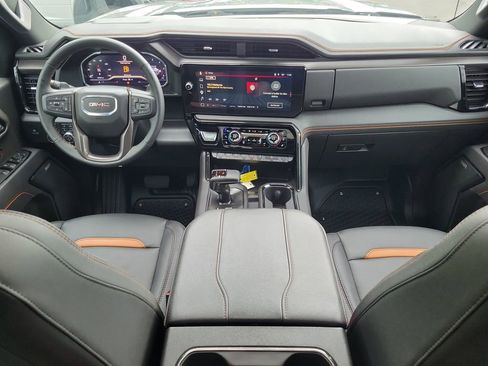 Used 2025 GMC Sierra 1500 AT4 w/ Technology Package AWD/4WD image 24