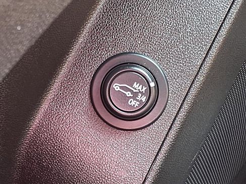 Used 2024 Chevrolet Equinox LT image 11