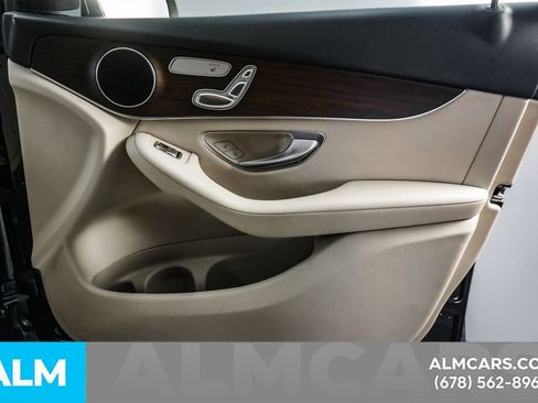 Used 2022 Mercedes-Benz GLC 300 w/ Premium Package Lite image 39