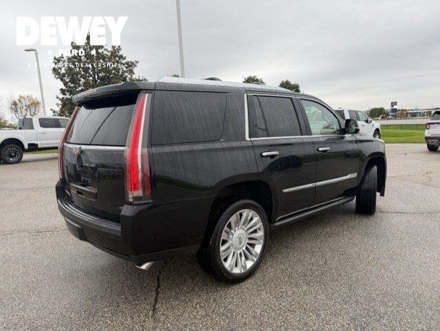 Used 2017 Cadillac Escalade Platinum AWD/4WD image 8