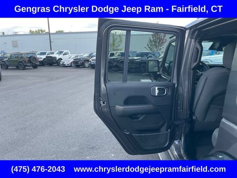 Certified 2025 Jeep Wrangler Unlimited Sahara AWD/4WD image 39