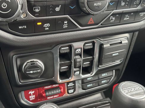 New 2025 Jeep Wrangler Unlimited Rubicon 392 image 16