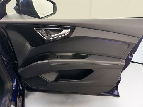 Used 2022 Audi Q4 e-tron Prestige image 35