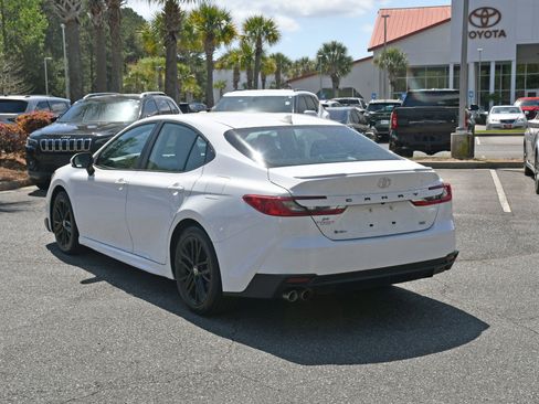 Certified 2025 Toyota Camry SE image 3