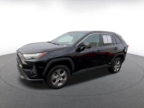 Used 2025 Toyota RAV4 LE image 7