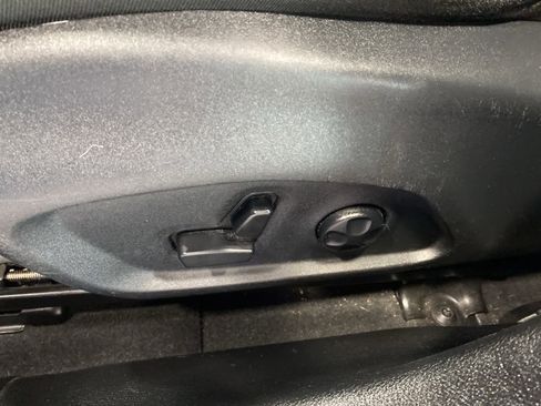 Used 2019 Jeep Compass Limited image 16