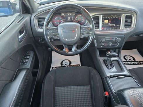 Used 2023 Dodge Charger SXT w/ Blacktop Package image 3