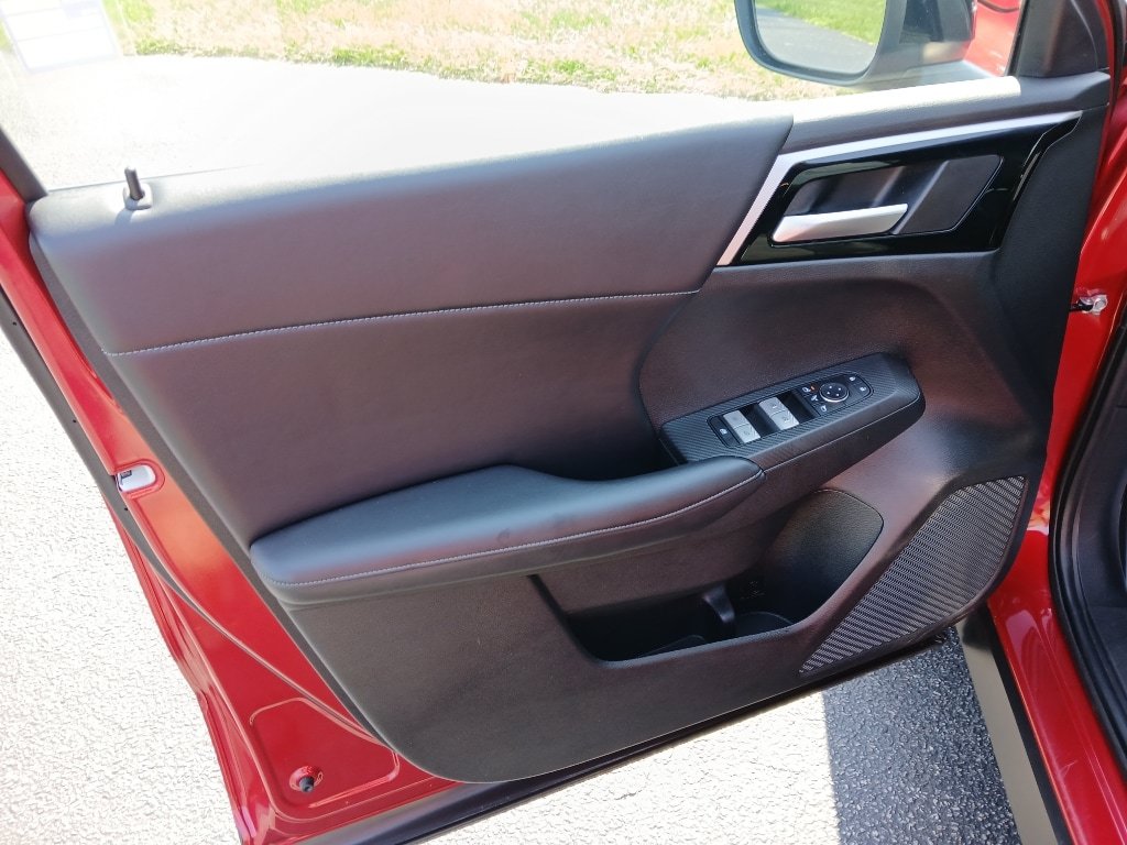 Used 2024 Mitsubishi Outlander SE Black Edition AWD/4WD image 15