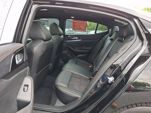 Used 2023 Nissan Maxima SR w/ Sport Mat Group FWD image 15