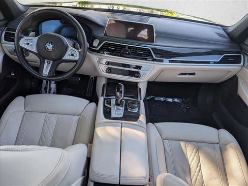 Certified 2022 BMW 740i xDrive w/ M Sport Package image 20