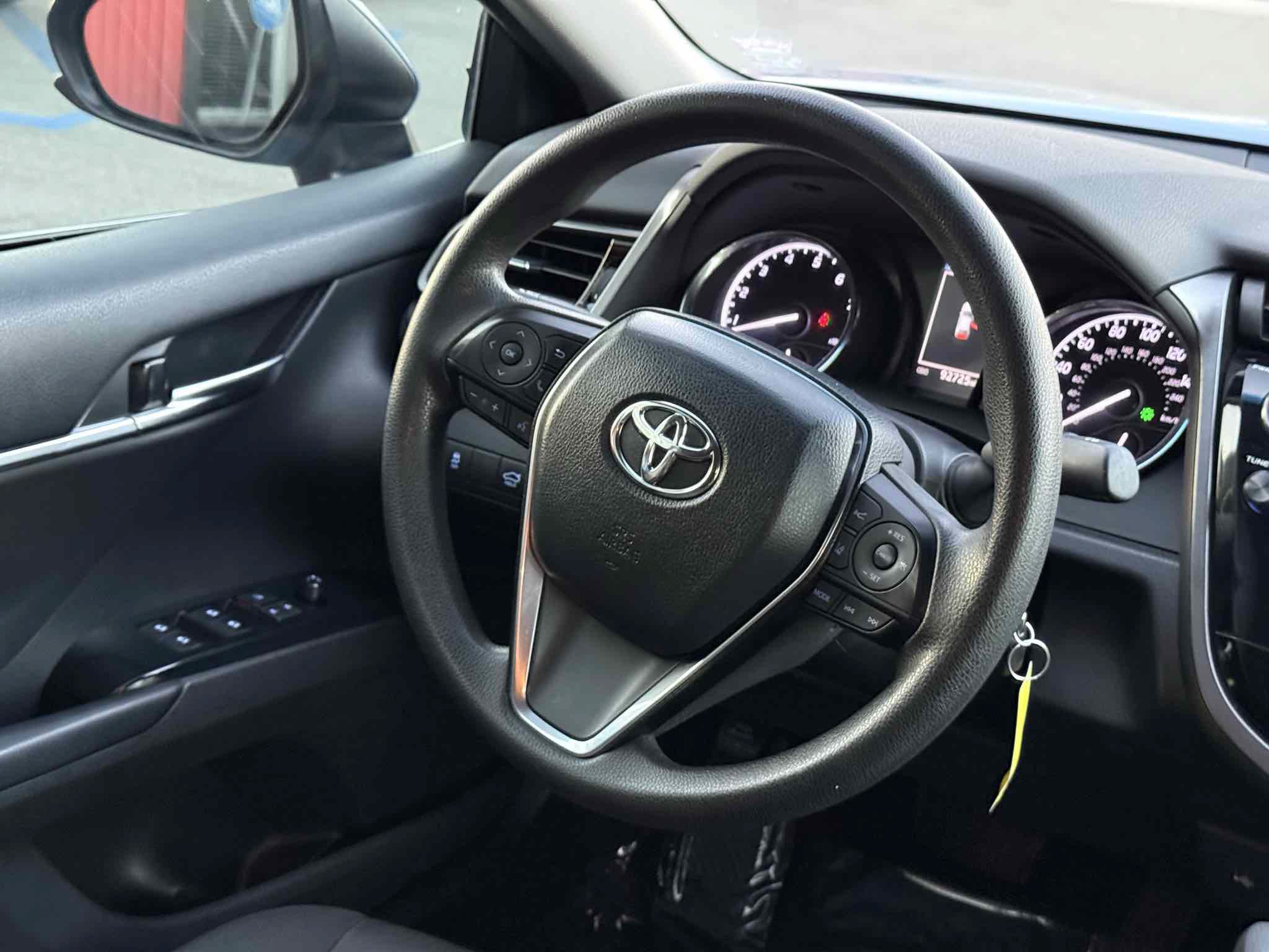 Used 2020 Toyota Camry LE w/ Carpet Mat Package FWD image 60