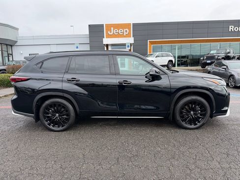 Used 2025 Toyota Highlander XSE image 9