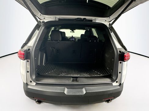 Used 2023 Chevrolet Traverse LT image 30