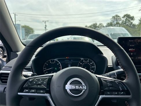 New 2025 Nissan Altima 2.5 SR w/ SR Premium Package image 12