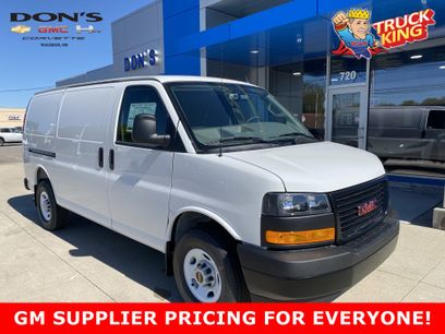 New 2025 GMC Savana 3500 Work Van w/ Driver Convenience Package
