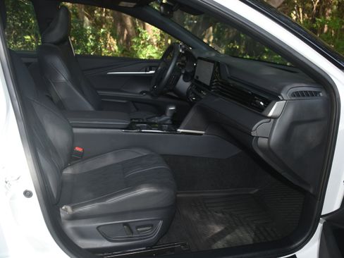 Used 2025 Toyota Camry LE image 21