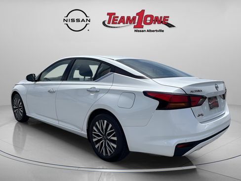 Used 2023 Nissan Altima 2.5 SV FWD image 6
