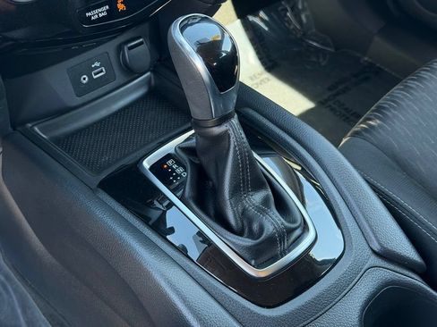 Used 2018 Nissan Rogue S FWD image 36