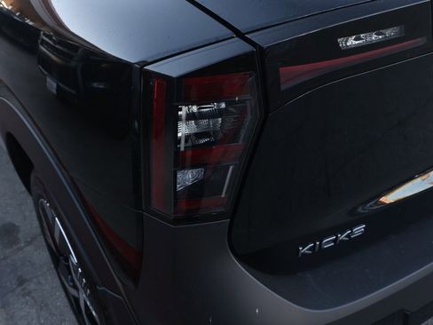 New 2026 Nissan Kicks SV image 7