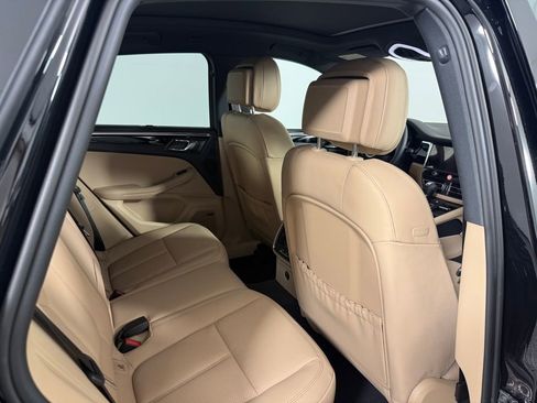 New 2026 Porsche Macan AWD/4WD image 17