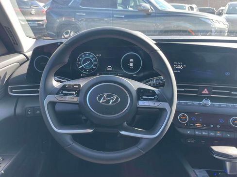 Used 2023 Hyundai Elantra SEL w/ Convenience Package image 14