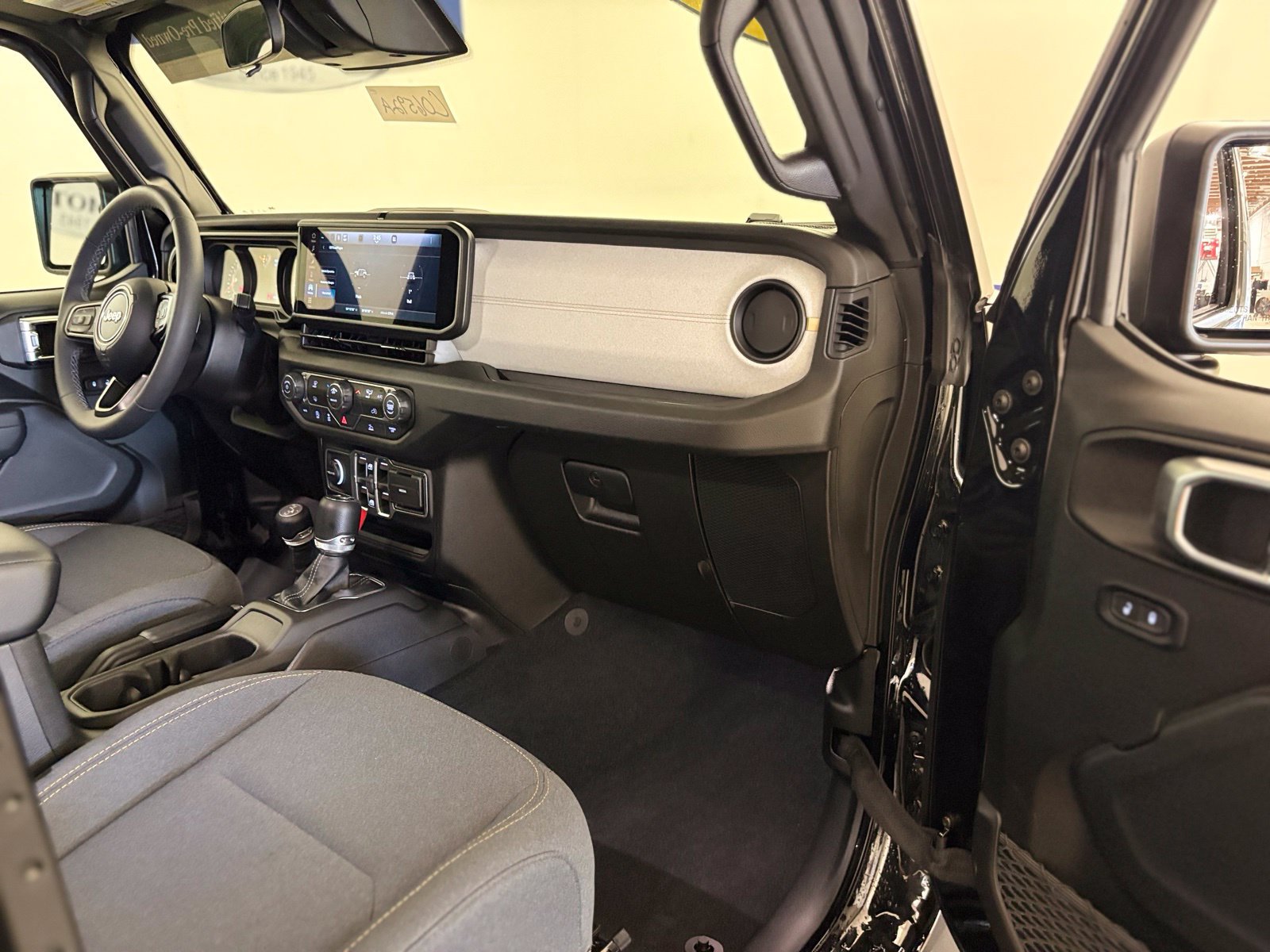 Used 2026 Jeep Wrangler Unlimited Sport AWD/4WD image 31