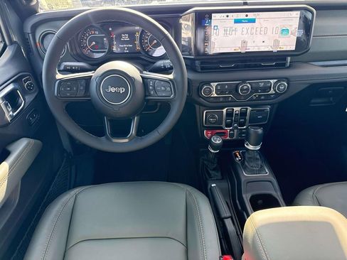 New 2026 Jeep Gladiator Mojave image 12