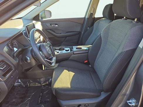 Used 2023 Nissan Rogue SV image 18