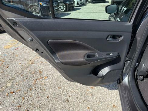 Used 2021 Nissan Versa SV FWD image 16