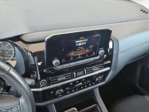 Used 2024 Nissan Pathfinder SV FWD image 14