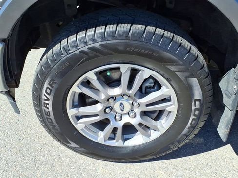 Used 2018 Ford F150 Lariat w/ Equipment Group 501A Mid AWD/4WD image 9