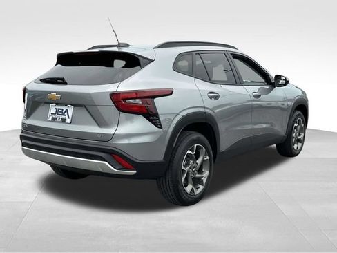 Certified 2024 Chevrolet Trax LT FWD image 27